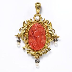 Pendant with a coral cameo depicting Bacchus