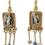A PAIR OF ROMAN GOLD, ONYX CAMEO, SAPPHIRE AND PEARL EARRINGS