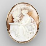 Brooch with shell cameo