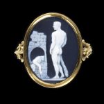 Gold ring, with an oval bezel with a layered agate triplet cameo of Theseus and the slain Minotaur